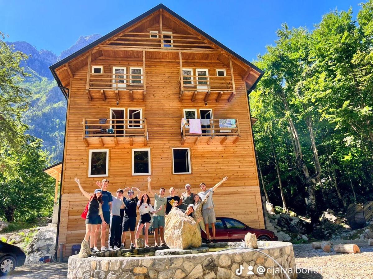 Adenisi Guesthouse Tropoje Zewnętrze zdjęcie